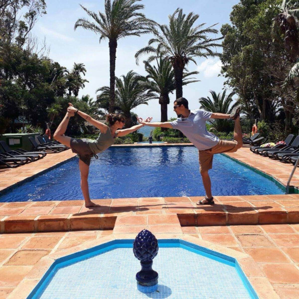 Posture-Natarajasana-en-duo